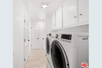 17437 Tarzana St, Encino, CA 91316 - Photo 30