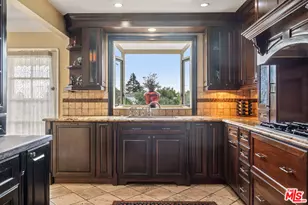 4152 Mount Vernon Dr, View Park, CA 90008 - Photo 10