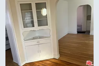 3766 Cimarron St, Los Angeles, CA 90018 - Photo 6