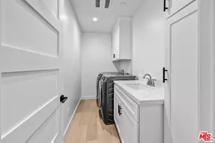 15227 Hartsook St, Sherman Oaks, CA 91403 - Photo 26