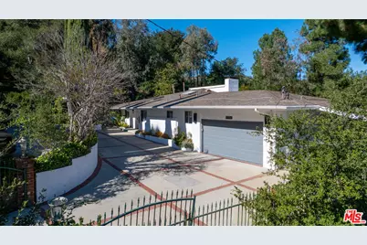 12004 Briarvale Ln, Studio City, CA 91604 - Photo 2