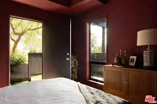 2825 La Cuesta Dr, Los Angeles, CA 90046 - Photo 28