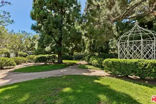 2222 Ave of the Stars, Los Angeles, CA 90067 - Photo 24