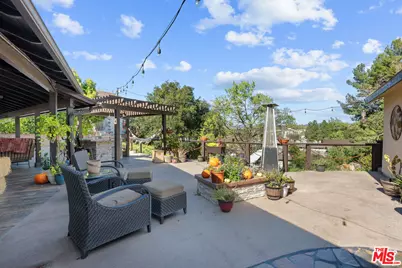 24316 Arcadia St, Newhall, CA 91321 - Photo 30