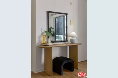 637 S Fairfax Ave #202, Los Angeles, CA 90036 - Photo 22