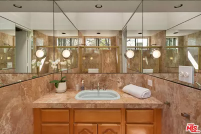 859 S Bundy Dr, Los Angeles, CA 90049 - Photo 12