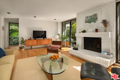 859 S Bundy Dr, Los Angeles, CA 90049 - Photo 2