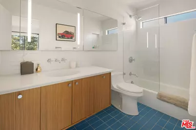 859 S Bundy Dr, Los Angeles, CA 90049 - Photo 14