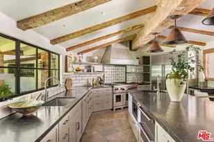 3099 Mandeville Canyon Rd, Los Angeles, CA 90049 - Photo 14