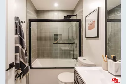 3014 S Norton Ave, Los Angeles, CA 90018 - Photo 18