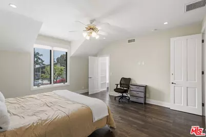 15515 Collina Strada, Los Angeles, CA 90077 - Photo 38