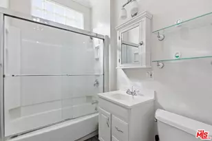 855 N Sweetzer Ave, West Hollywood, CA 90069 - Photo 6