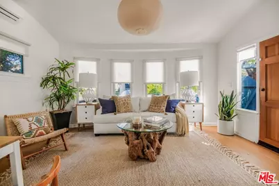 5848 Willoughby Ave, Los Angeles, CA 90038 - Photo 2