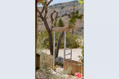 55626 Pipes Canyon Rd, Yucca Valley, CA 92284 - Photo 20