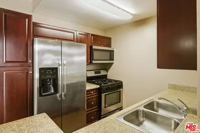 5545 Canoga Ave #301, Woodland Hills, CA 91367 - Photo 6