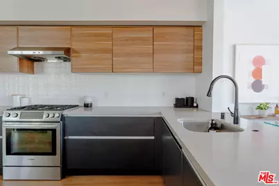 5014 Rosewood Ave, Los Angeles, CA 90004 - Photo 10