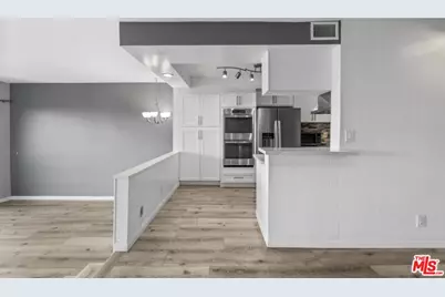 4749 Don Ricardo Dr, Los Angeles, CA 90008 - Photo 16