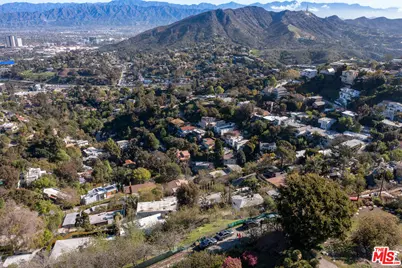 7315 W Pyramid Pl, Los Angeles, CA 90046 - Photo 10