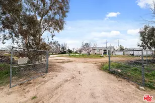 6425 Smoke Tree Rd, Phelan, CA 92371 - Photo 4