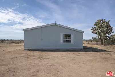 6288 Maricopa Rd, Phelan, CA 92371 - Photo 4