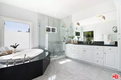 2332 Castle Heights Ave, Los Angeles, CA 90034 - Photo 24