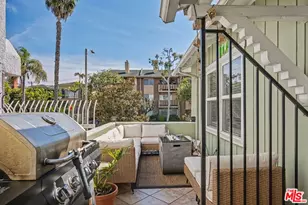 10481 Eastborne Ave, Los Angeles, CA 90024 - Photo 30