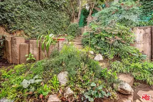 8518 Walnut Dr, Los Angeles, CA 90046 - Photo 6