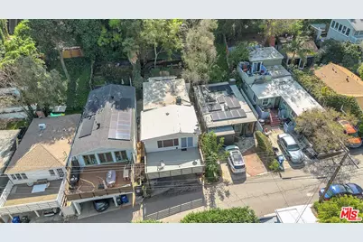 8518 Walnut Dr, Los Angeles, CA 90046 - Photo 10