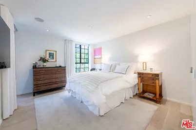 1400 N Sweetzer Ave #306, West Hollywood, CA 90069 - Photo 16