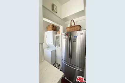 701 Lorraine Blvd, Los Angeles, CA 90005 - Photo 8