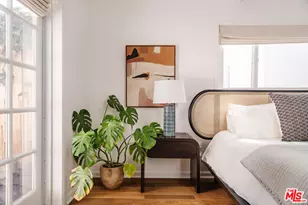 8260 Oakwood Ave, Los Angeles, CA 90048 - Photo 30