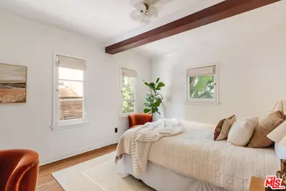 8260 Oakwood Ave, Los Angeles, CA 90048 - Photo 12