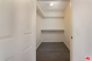 13801 Oxnard St, Van Nuys, CA 91401 - Photo 20