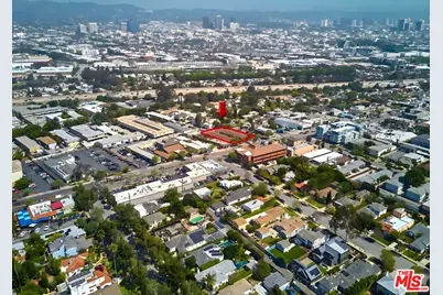 2711 Pico Blvd, Santa Monica, CA 90405 - Photo 16