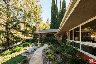 4975 Queen Florence Ln, Woodland Hills, CA 91364 - Photo 56