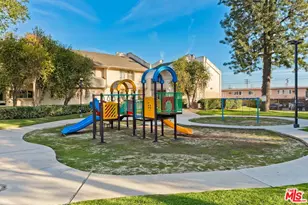 7651 Reseda Blvd, Reseda, CA 91335 - Photo 18