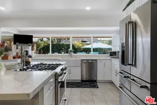 11332 Loch Lomond Rd, Los Alamitos, CA 90720 - Photo 22