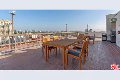 325 N Oakhurst Dr #203, Beverly Hills, CA 90210 - Photo 26