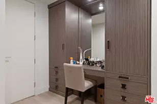 325 N Oakhurst Dr, Beverly Hills, CA 90210 - Photo 18