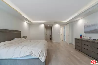 325 N Oakhurst Dr #203, Beverly Hills, CA 90210 - Photo 16
