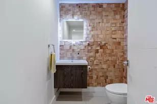 325 N Oakhurst Dr, Beverly Hills, CA 90210 - Photo 14