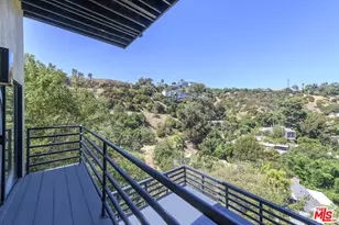 8581 Cole Crest Dr, Los Angeles, CA 90046 - Photo 32