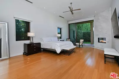 16167 Royal Oak Rd, Encino, CA 91436 - Photo 18