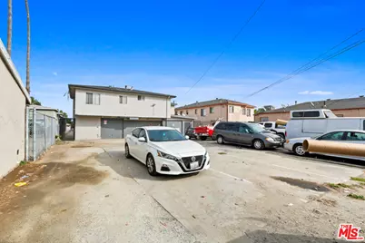 1044 W 110th St, Los Angeles, CA 90044 - Photo 6