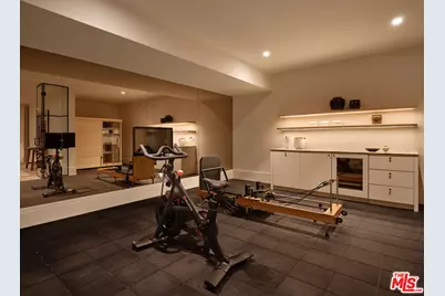 15620 Woodvale Rd, Encino, CA 91436 - Photo 28