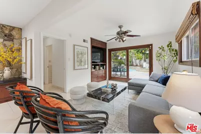 6304 W 79th St, Los Angeles, CA 90045 - Photo 4