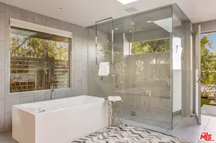 1645 Carla Ridge, Beverly Hills, CA 90210 - Photo 20