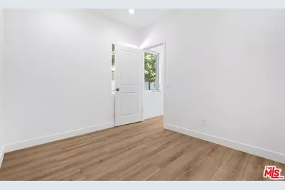 1955 Bonsallo Ave, Los Angeles, CA 90007 - Photo 10