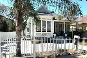1955 Bonsallo Ave, Los Angeles, CA 90007 - Photo 2
