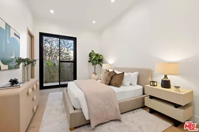 5200 Oakdale Ave, Woodland Hills, CA 91364 - Photo 24